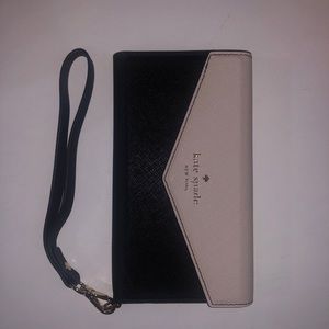 NEW iPhone 7/8 Kate Spade Wristlet Case